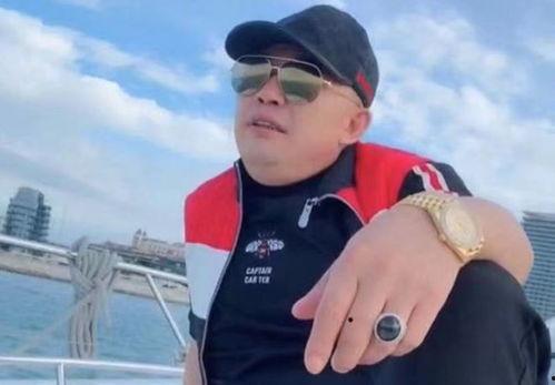 网红 虎二,短视频时代的流量担当，揭秘网红背后的故事