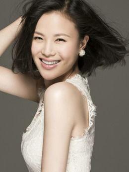 女演员黄薇照片
